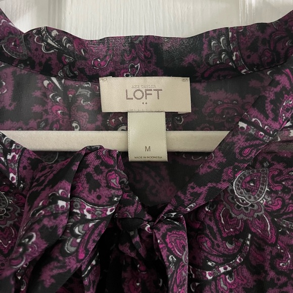 LOFT Sheer Purple & Black MEDIUM Top 💜 - Picture 2 of 6